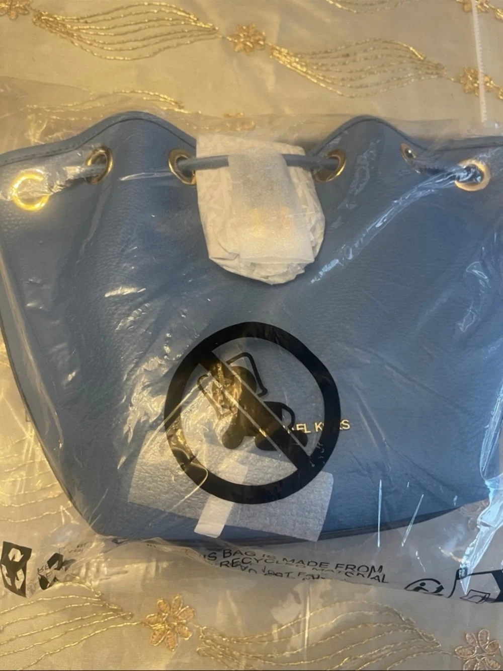 NWT Michael Kors women’s Avery bucket messenger hand bag French blue medium size